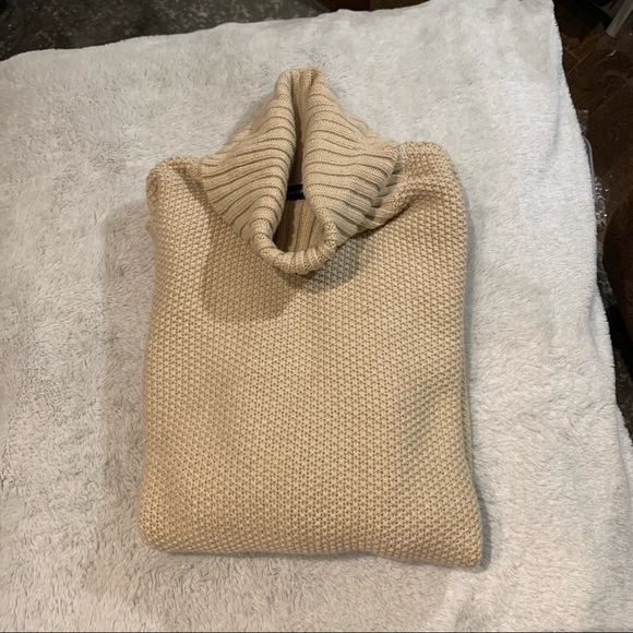 Tan Knit Sweater in Medium by New York & Company - Picture 4 of 5